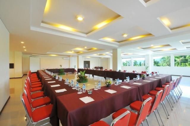 Pratama Hotel & Convention Ματαράμ Εξωτερικό φωτογραφία